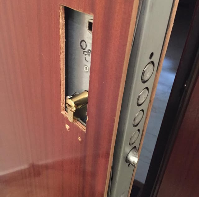 Puerta acorazada